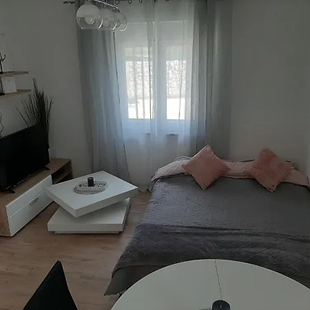 Ferienhaus Karlo بيت للعطل *