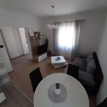 Ferienhaus Karlo Pridraga