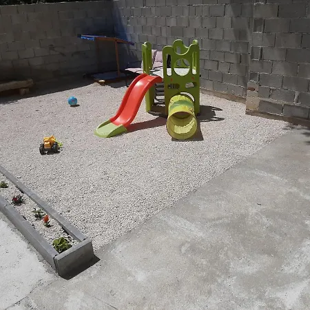 Ferienhaus Karlo بيت للعطل *