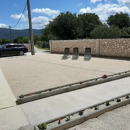 Ferienhaus Karlo * Pridraga