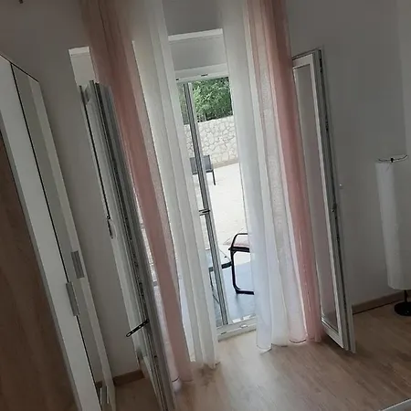 Ferienhaus Karlo * Pridraga